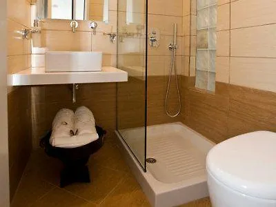 Zannis Hotel 3*