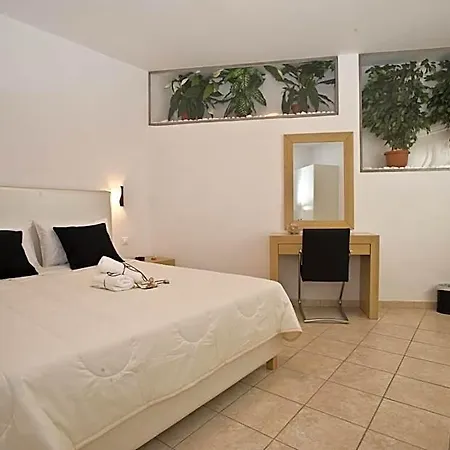Zannis Hotel