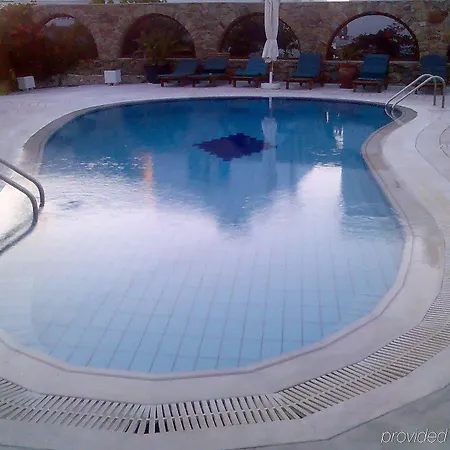 Zannis Hotel 3*