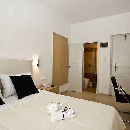 Zannis Hotel 3*